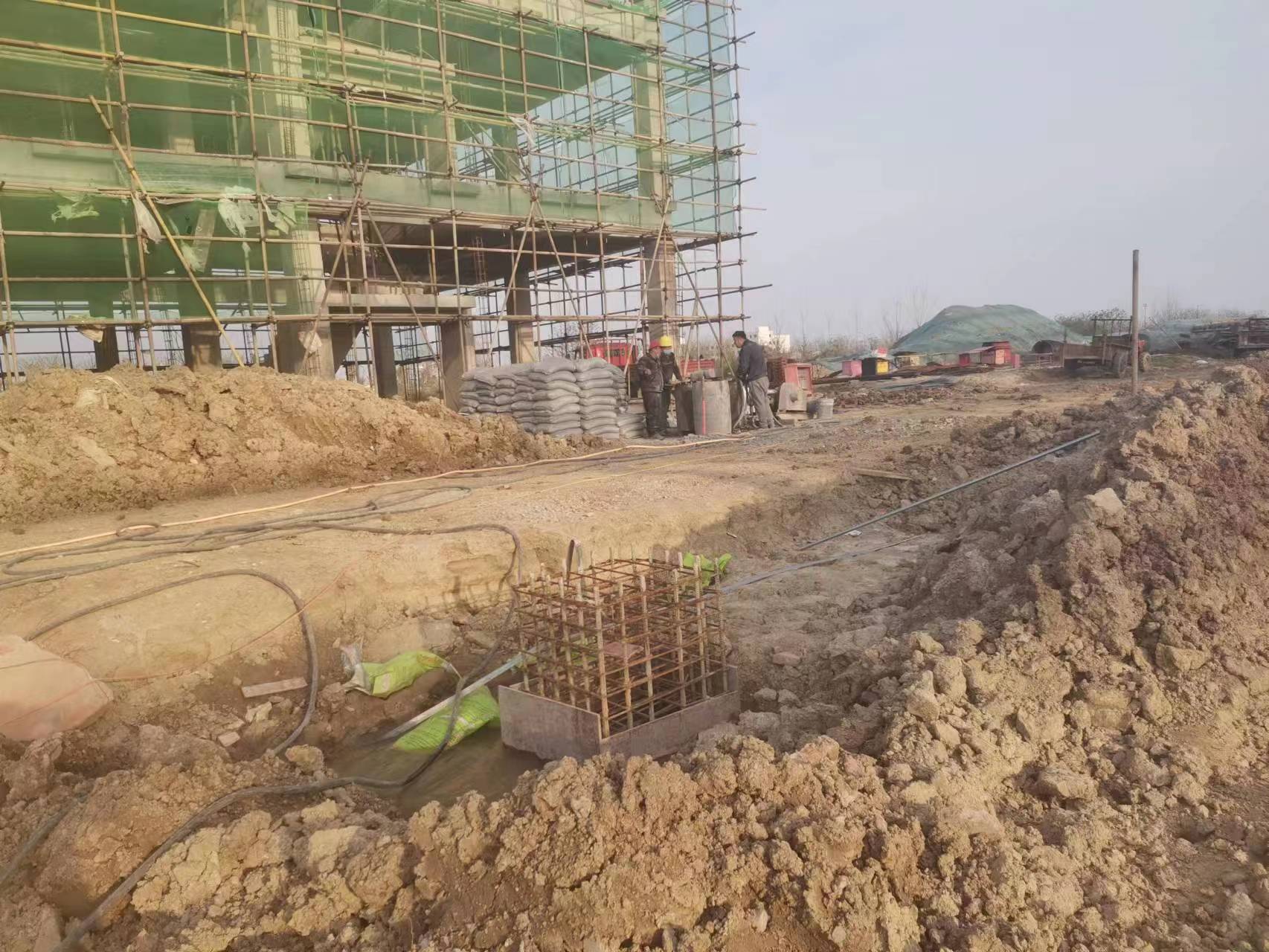 德钦当桥梁出现裂缝的时候应该及时加固修补